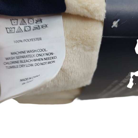 Brooks Brothers Oversized Luxe Plush King Blanket 112"x92" Cream 100% Polyester - Picture 7 of 10